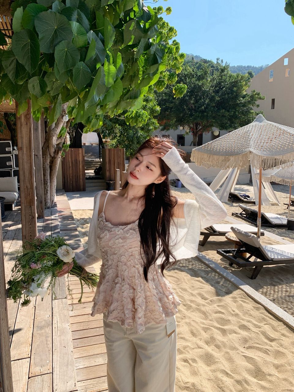 𝖢𝗁𝖺𝗇𝗍𝗂𝗅𝗅𝗒 𝖬𝖾𝗌𝗁 𝖥𝗅𝗈𝗋𝖺𝗅 𝖢𝖺𝗆𝗂 𝖡𝗅𝗈𝗎𝗌𝖾 𝗂𝗇 𝖯𝗂𝗇𝗄